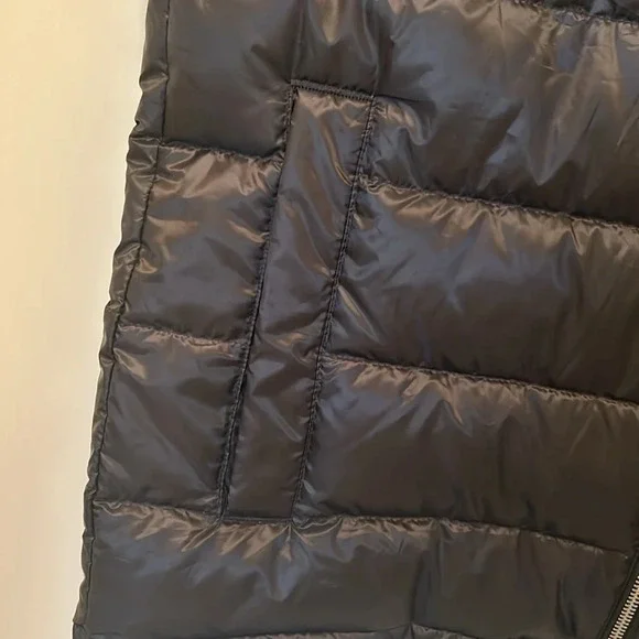 H&M feather down sleeveless zippered vest - Picture 5 of 9